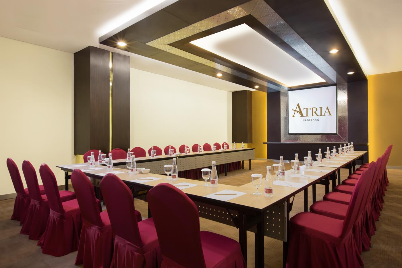 Atria Hotel Magelang Exterior photo